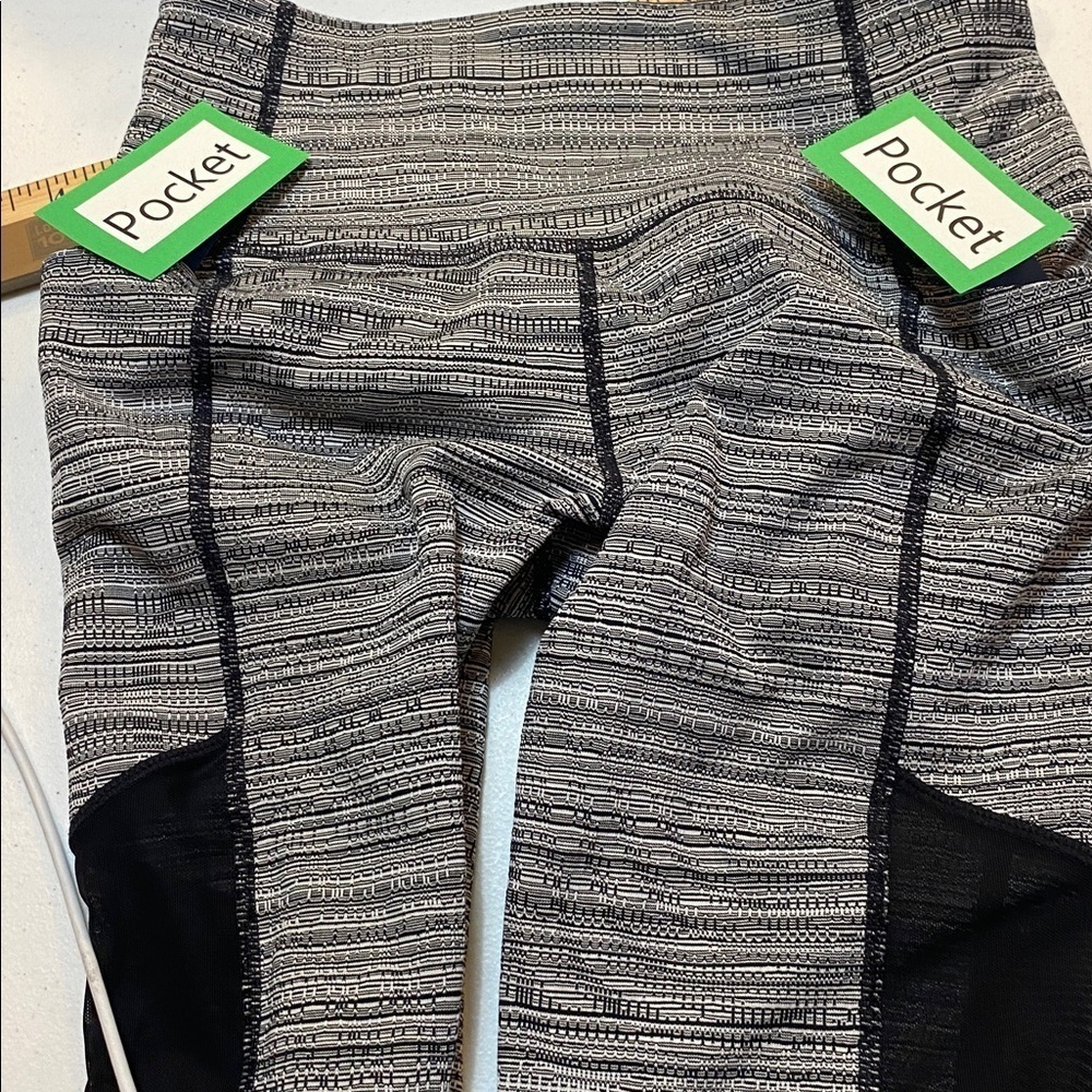 Athleta Monochrome Patterned Leggings - Picture 9 of 9